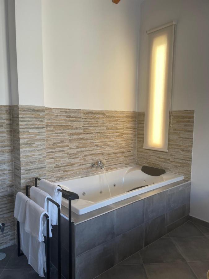 El Cobijo De Gredos Villa Navaluenga Luaran gambar