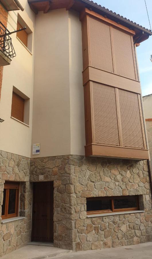 El Cobijo De Gredos Villa Navaluenga Luaran gambar
